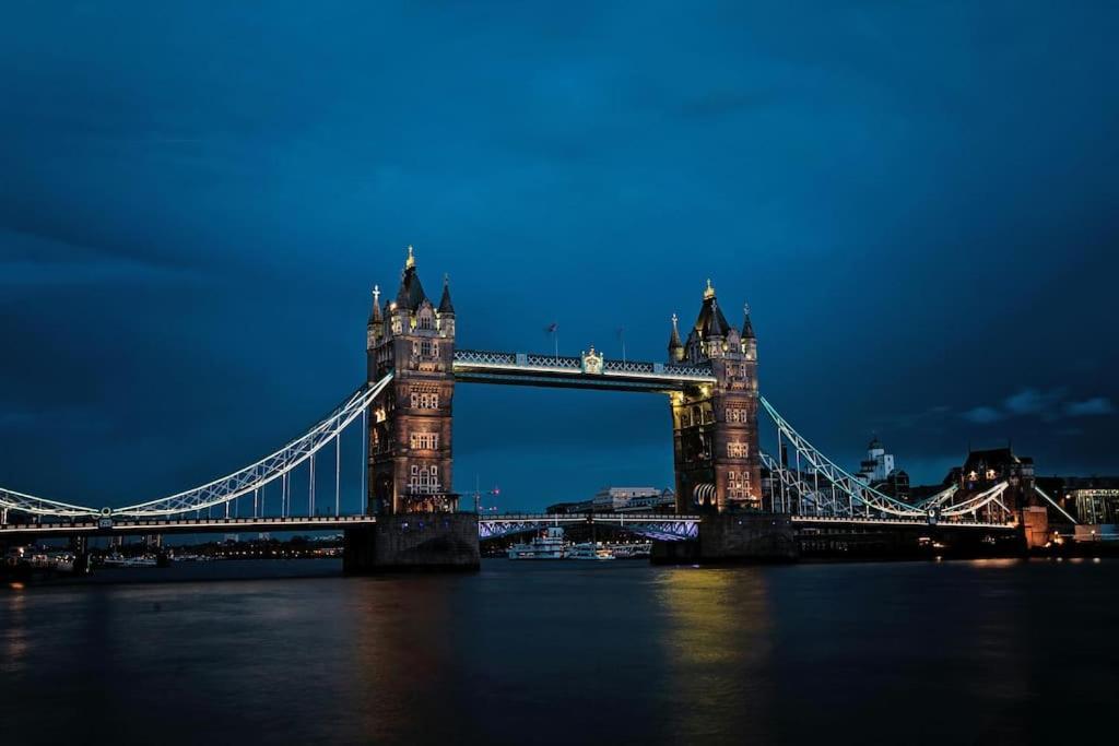 2 Bed / 2 Bath Versace In Knightsbridge Apartament