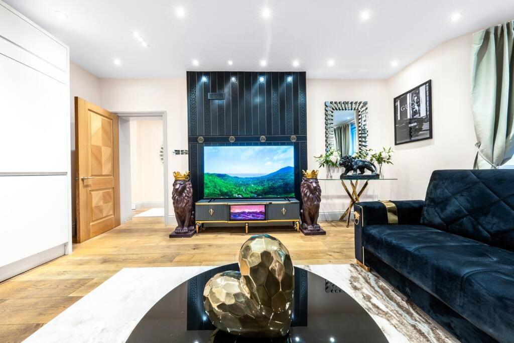 2 Bed / 2 Bath Versace In Knightsbridge Apartament *