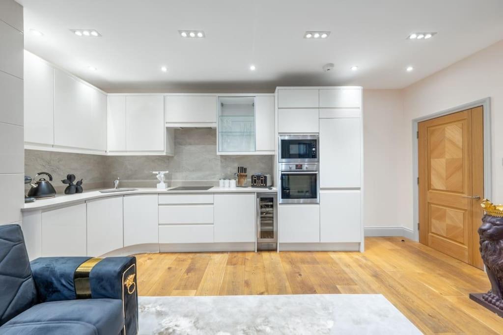 2 Bed / 2 Bath Versace In Knightsbridge * Londra