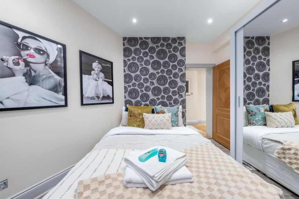 2 Bed / 2 Bath Versace In Knightsbridge Apartament