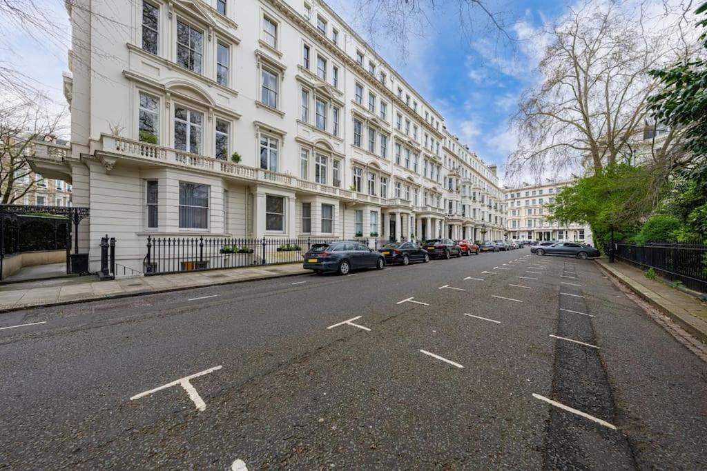 2 Bed / 2 Bath Versace In Knightsbridge Londra