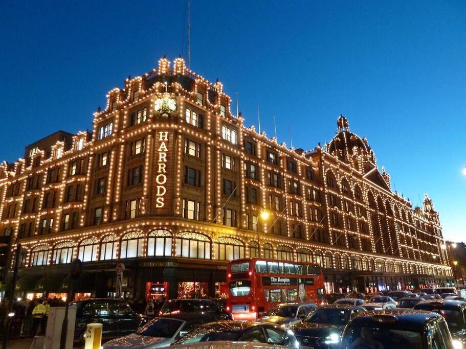 Apartament 2 Bed / 2 Bath Versace In Knightsbridge